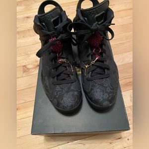Jordan retro 6 “singles day” woman’s size 8.5